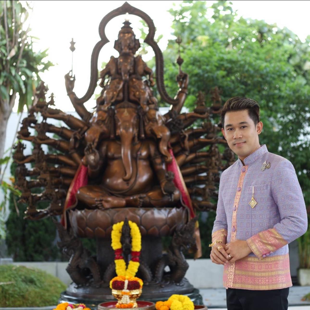 รู้จัก อ.เชียง ปัณณวิชญ์ นักแก้ดวงภาพนิมิต แม่นจนขนลุก คนบันเทิงเป็นลูกศิษย์เพียบ!-1