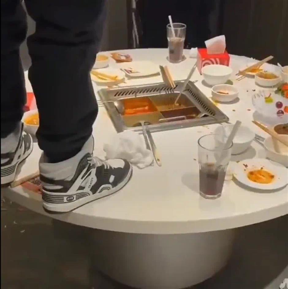 ศาลจีนสั่งปรับ 10 ล้าน เด็ก 17 ยืนฉี่ใส่หม้อชาบูร้านดัง หวังทำคอนเทนต์เรียกยอดไลค์