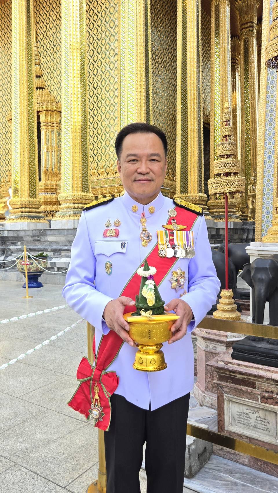 อนุทิน ชาญวีรกูล