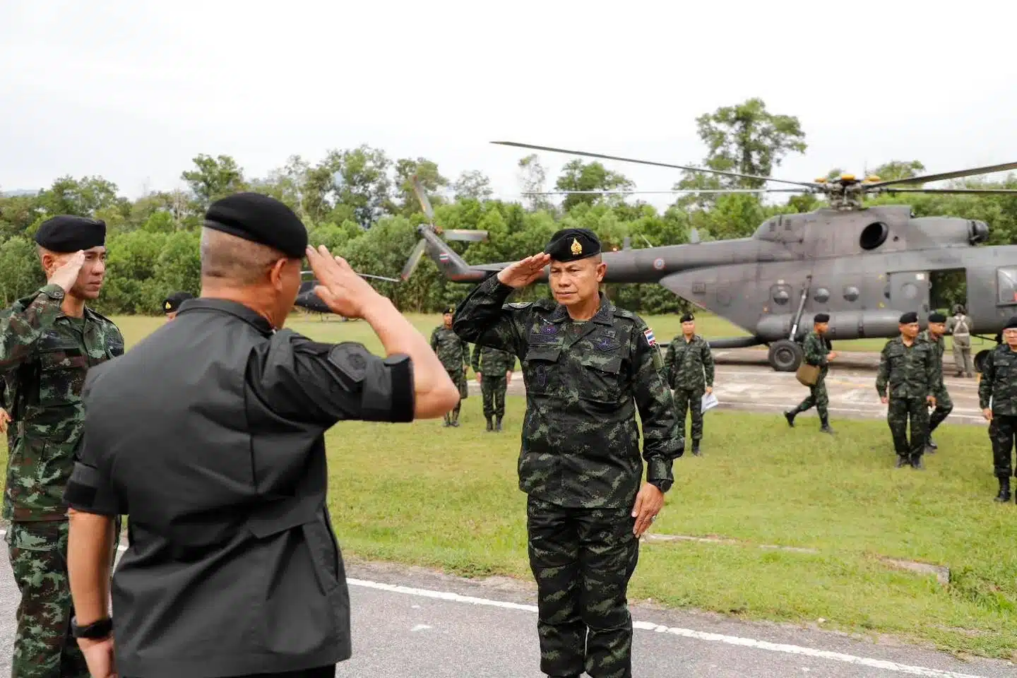 @กองทัพภาคที่ 4