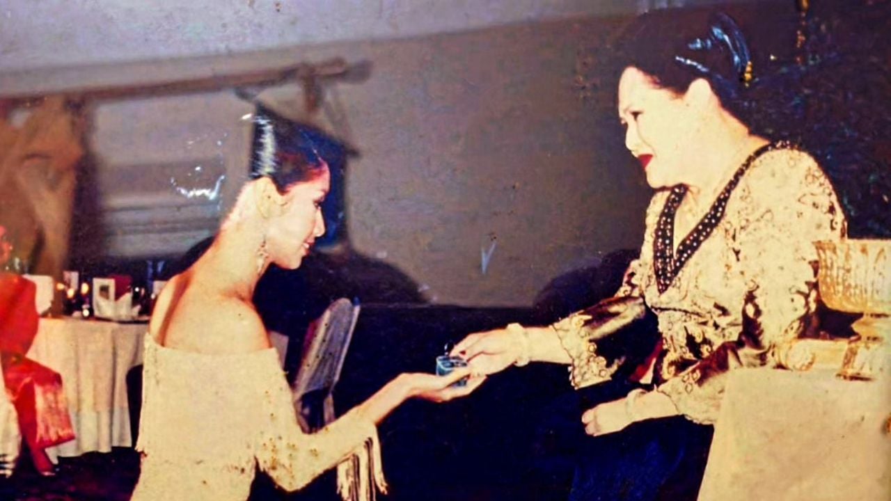 "เบนซ์ พรชิตา" เผยภาพความภูมิใจ ครั้งเคยถวายงาน แฟชั่น-โชว์ผ้าไทย "สมเด็จพระพันปีหลวง"