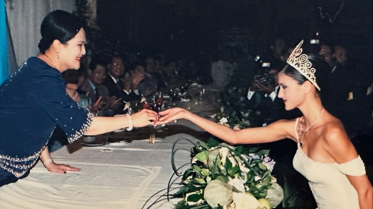 "ซินดี้" เล่าเรื่องราวประทับใจ ได้ถวายงานเดินแบบผ้าไทย ต่อหน้าพระพักตร์ "สมเด็จพระพันปีหลวง"