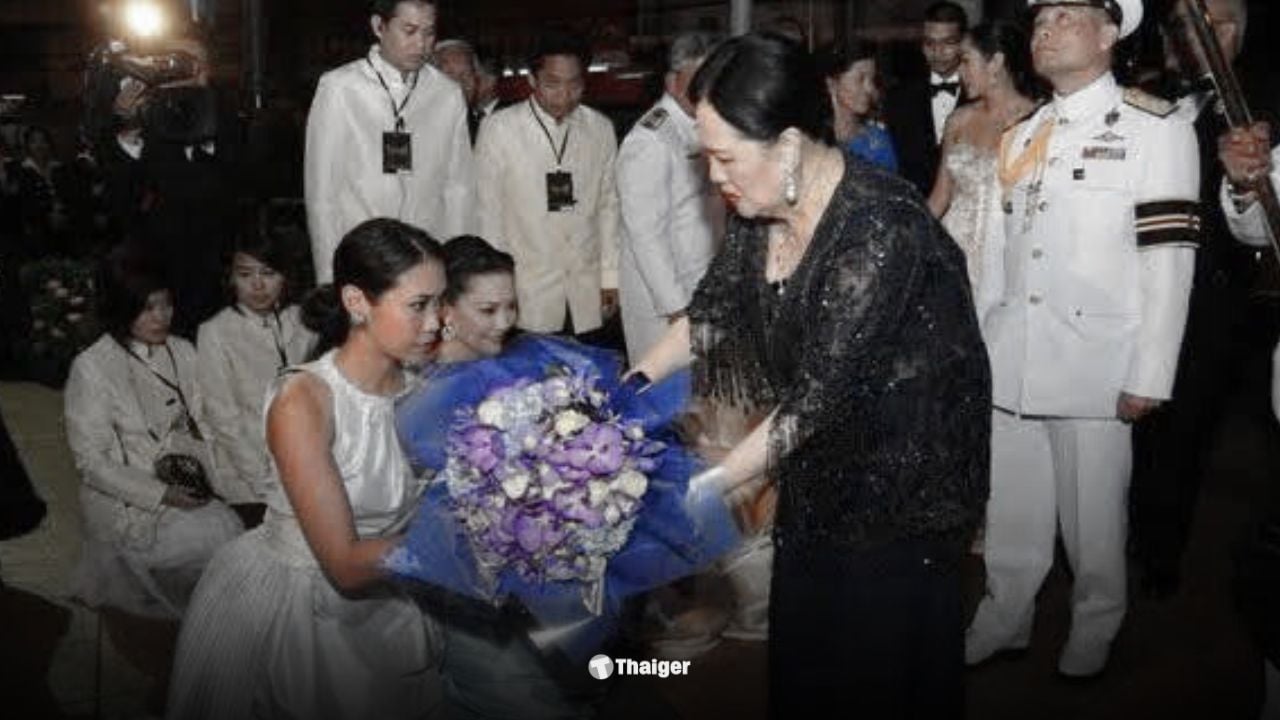 ทราย เจริญปุระ เล่าเหตุการณ์ประทับใจที่ วังไกลกังวล ช่วงปี พ.ศ. 2546 เผยโมเมนต์เข้าใจผิด โค้งขอ พระพันปีหลวง เต้นรำ แต่ทรงมีพระเมตตารับ