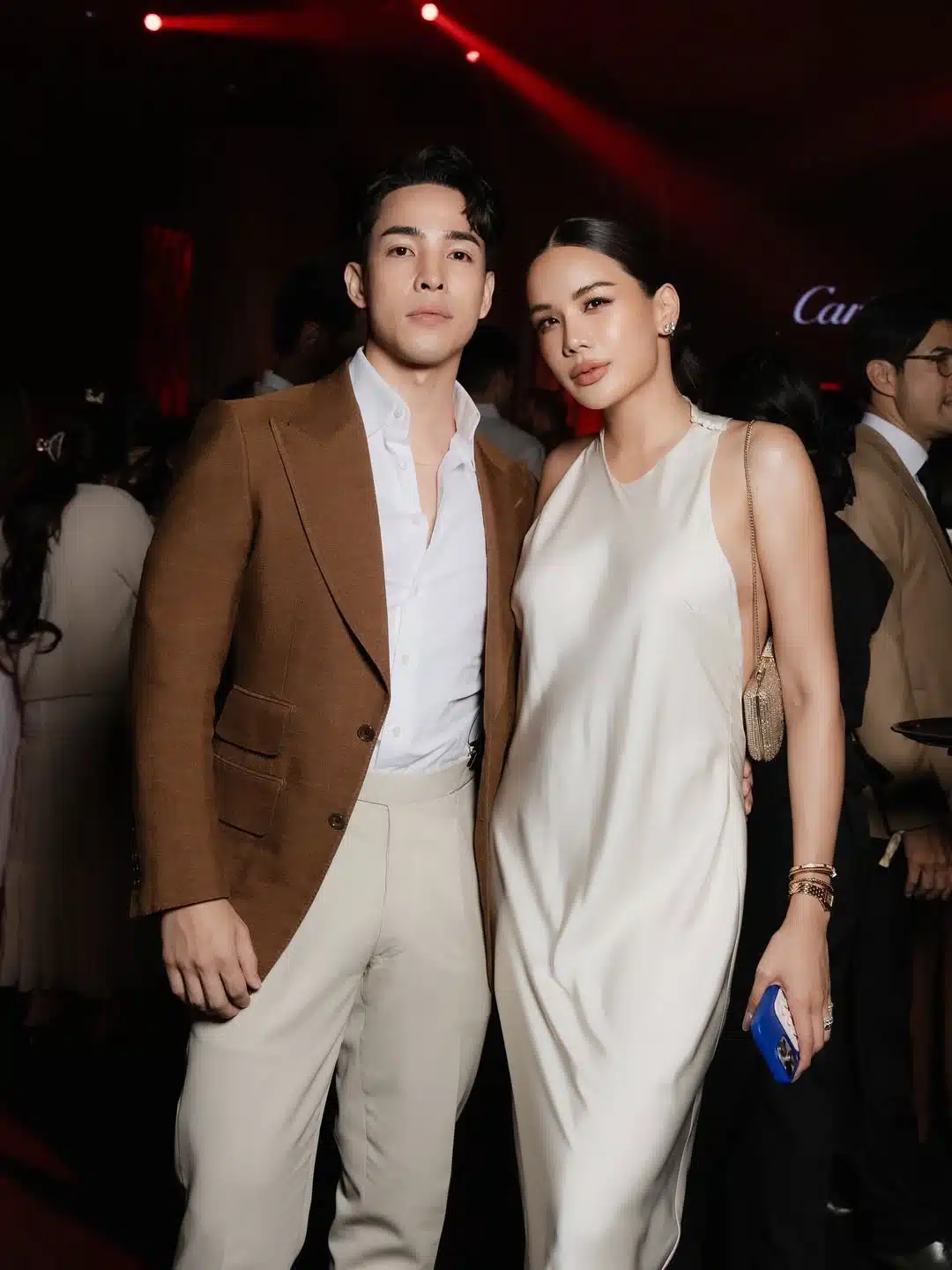ภูผา นพวิชญ์ และ ภรรยา