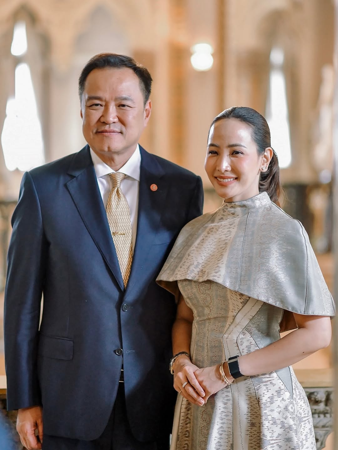 นายกอนุทิน และ ภรรยา