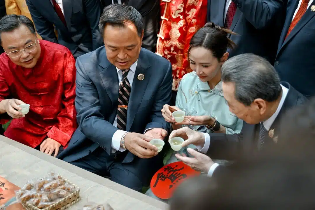 อนุทิน ชาญวีรกูล และ จ๋า ธนนนท์-3