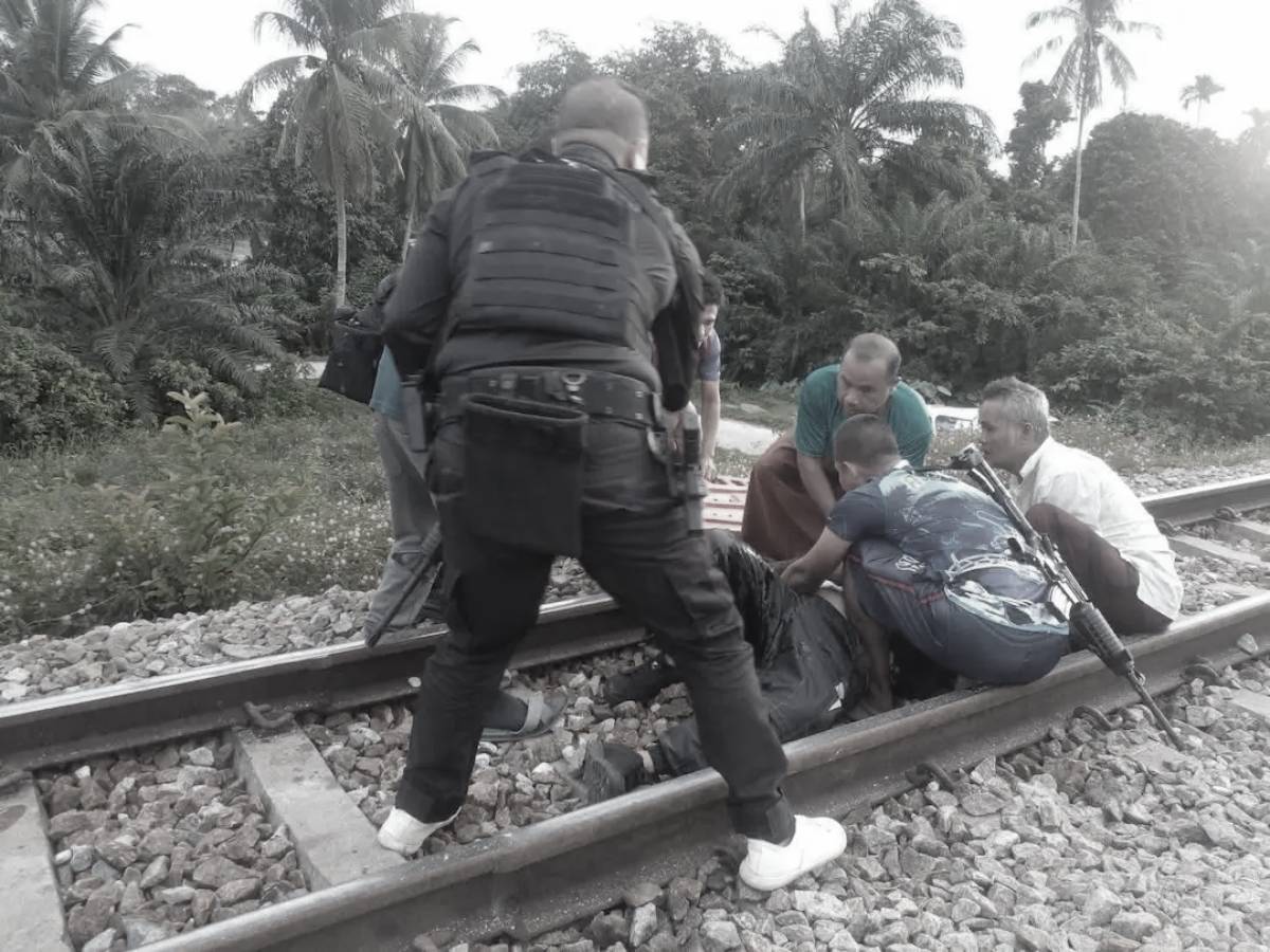 ชาวบ้านอำเภอระแงะ ช่วยทหารเจ็บ