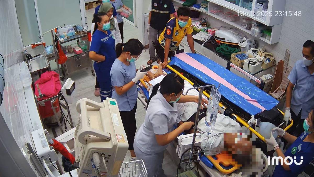 ญาติผู้ป่วย รถจอดขวางรถพยาบาล (1)