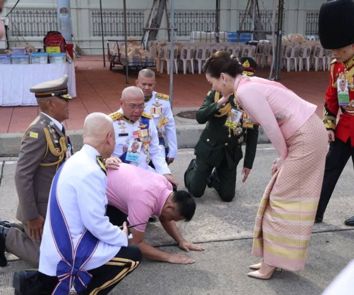 พระราชีนีทรงพระเมตตาได้สอบถามรายละเอียด ก่อนที่นายบุญหาญได้ก้มกราบพระบาท