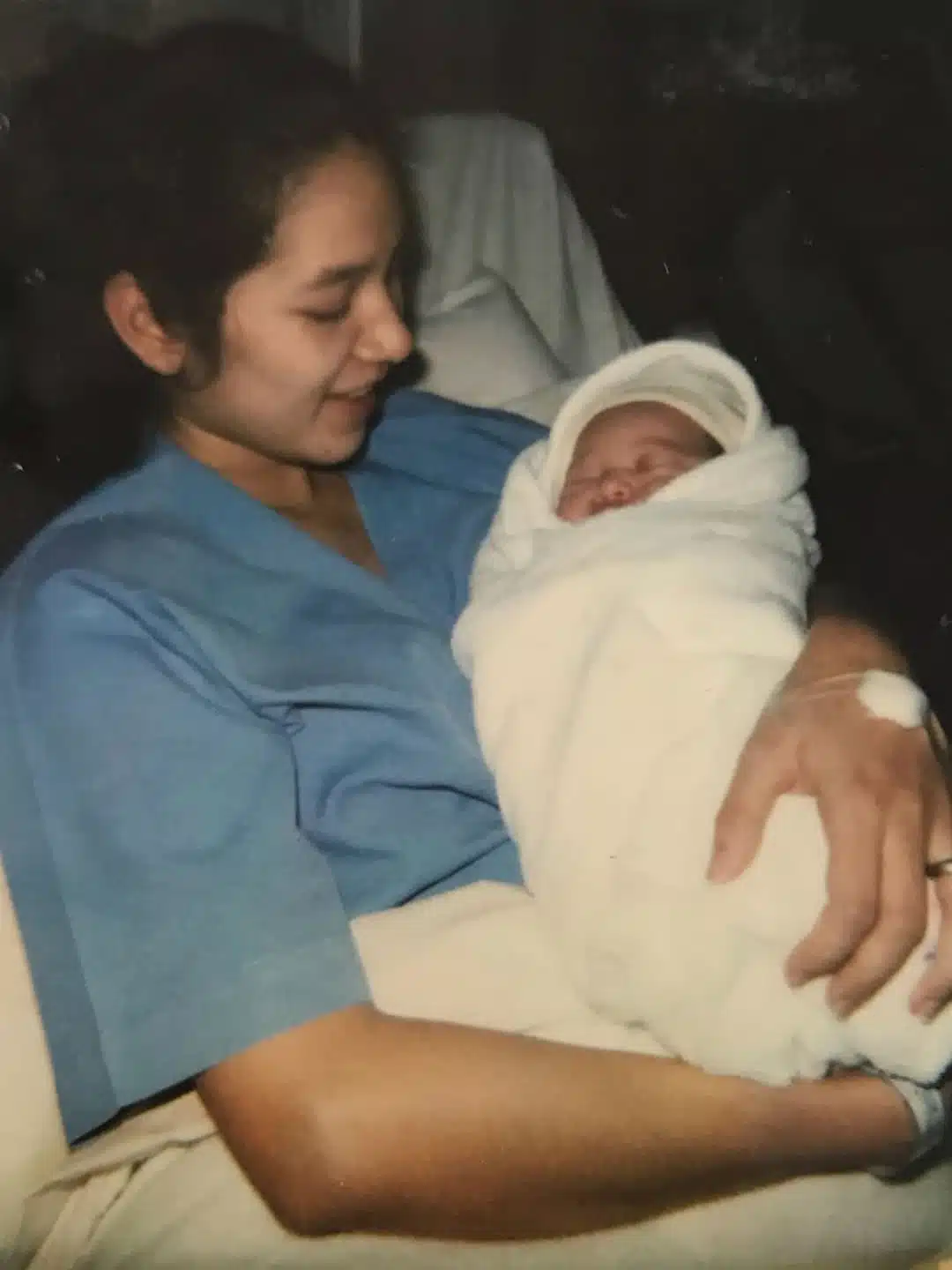 นุสบา ปลื้มใจลูกชาย น้องปุณณ์ เรียกจบหมอแล้ว เผย 6 ปีที่ผ่านมาเหมือนลูกหายไป-12
