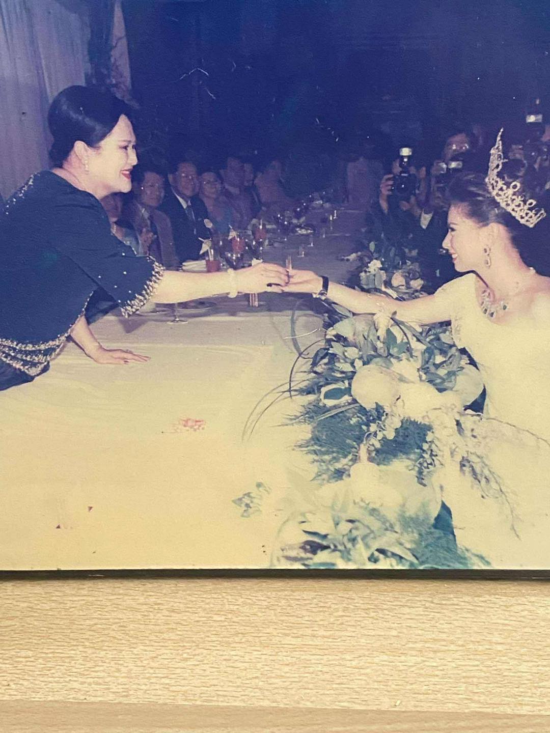 บุ๋ม ปนัดดา ร่วมรำลึกถึง สมเด็จพระพันปีหลวง เมื่อครั้งเดินแบบต่อหน้าพระพักตร์-1