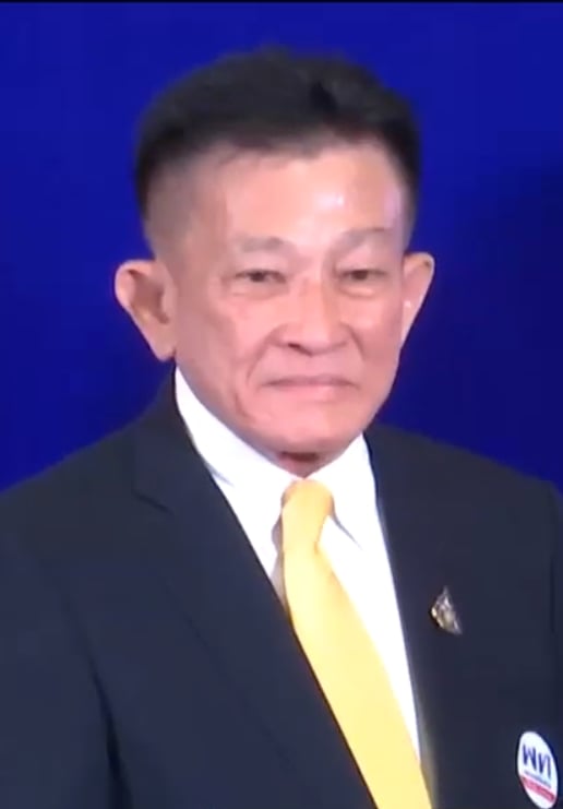 ประวัติ สมพงษ์ อมรวิวัฒน์ อดีตหัวหน้าพรรคเพื่อไทย แยกทาง