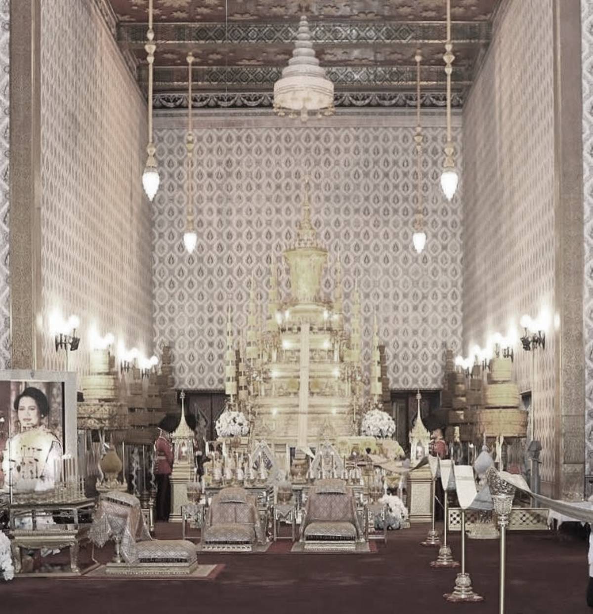 พระโกศทองใหญ่ทรงพระบรมศพ สมเด็จพระนางเจ้าสิริกิติ์ (1)