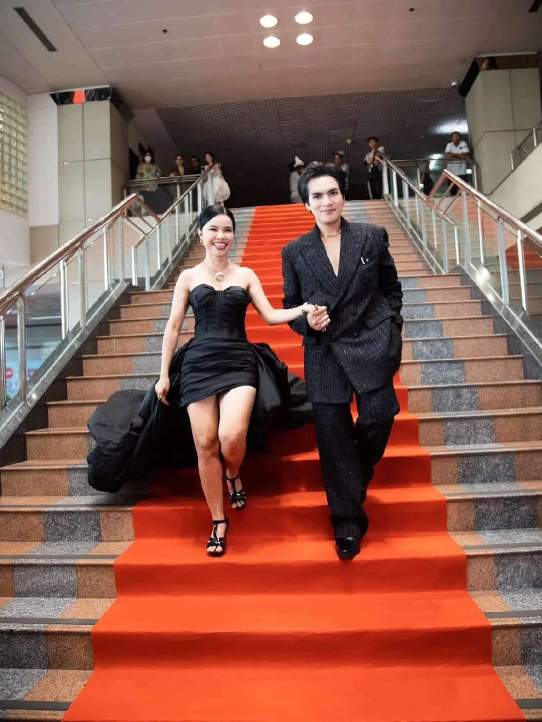 รุ้ง ราวรรณ เปิดตัวหนุ่มคนใหม่ ดีกรีนักกีฬาทีมชาติ คลิกกันเพราะธุรกิจ-2