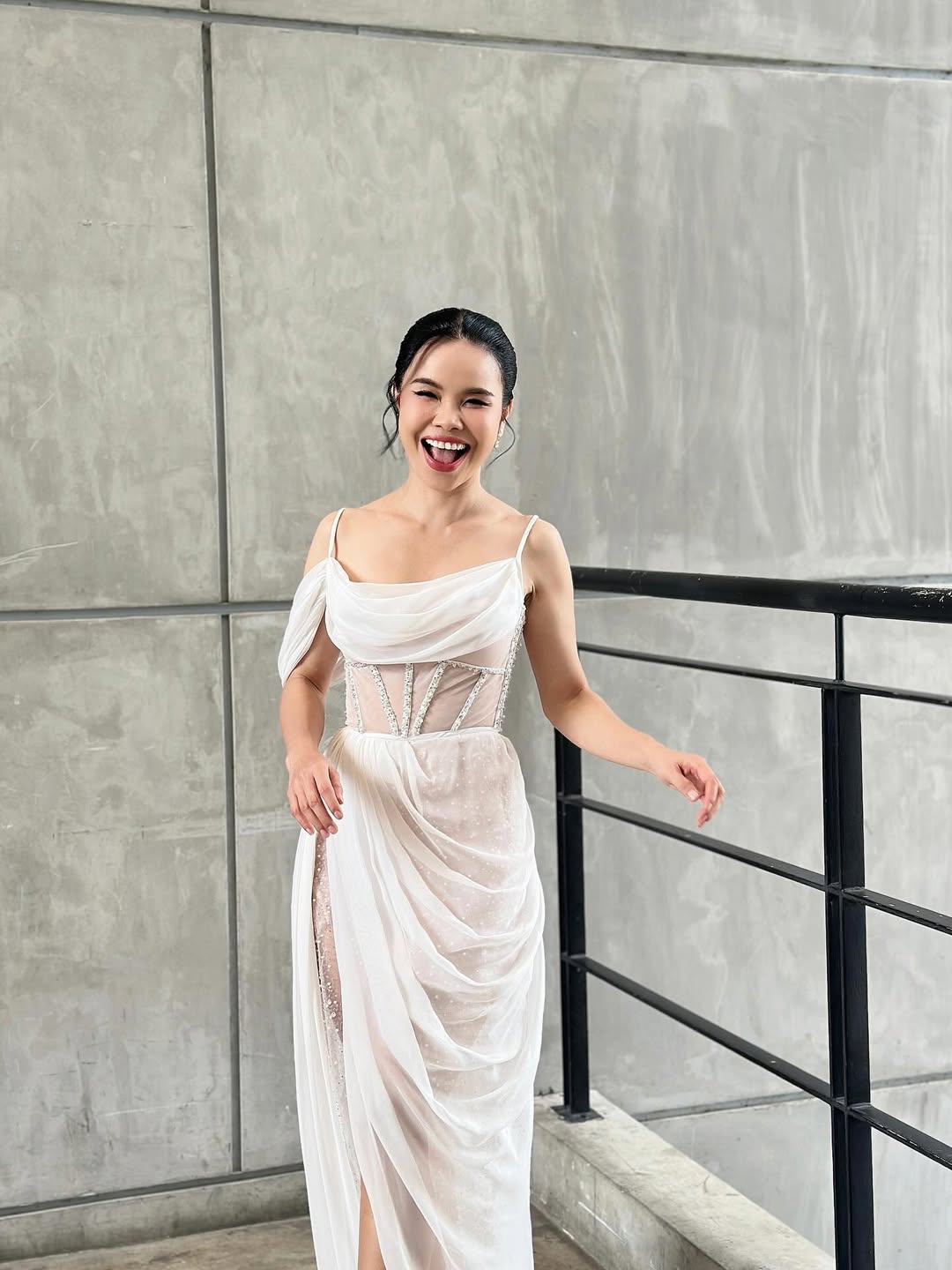 รุ้ง ราวรรณ เปิดตัวหนุ่มคนใหม่ ดีกรีนักกีฬาทีมชาติ คลิกกันเพราะธุรกิจ-4