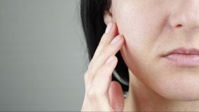 รูขุมขนกว้าง