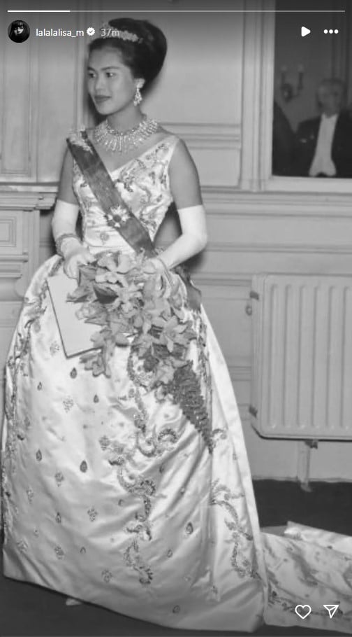 ลิซ่าลงรูปแสดงความอาลัยพระพันปี