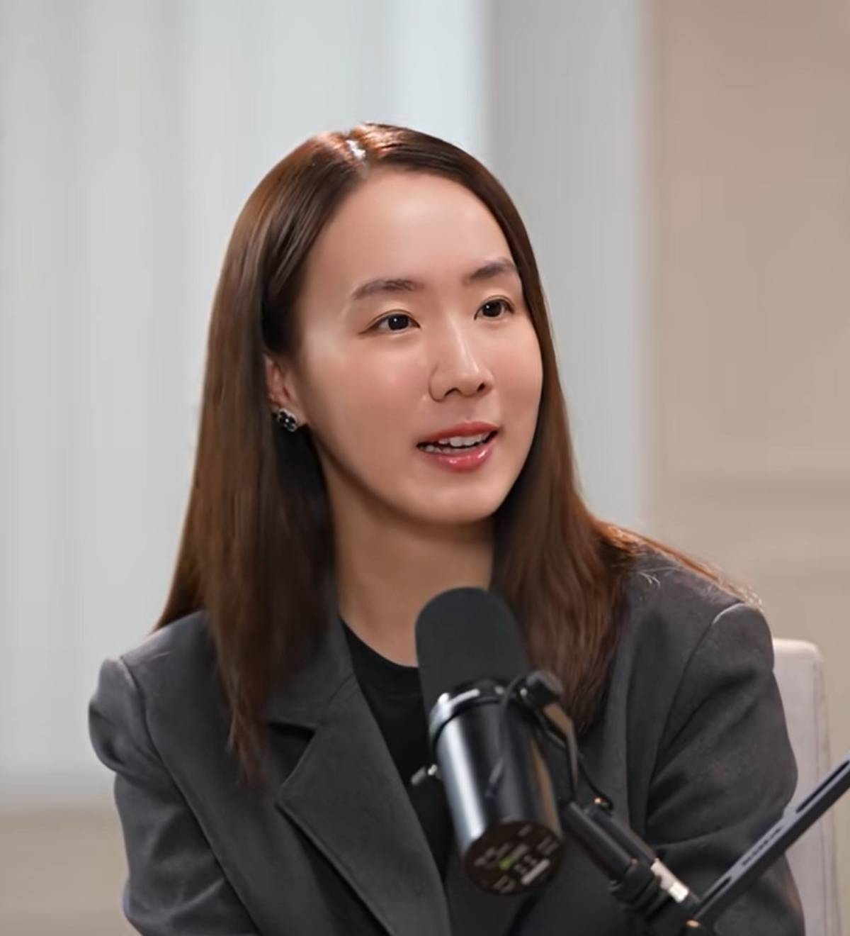 วลลิดา เพริศวิวัฒนา ทายาทห่านคู่รุ่น 3 รองโฆษกรัฐบาลคนล่าสุด