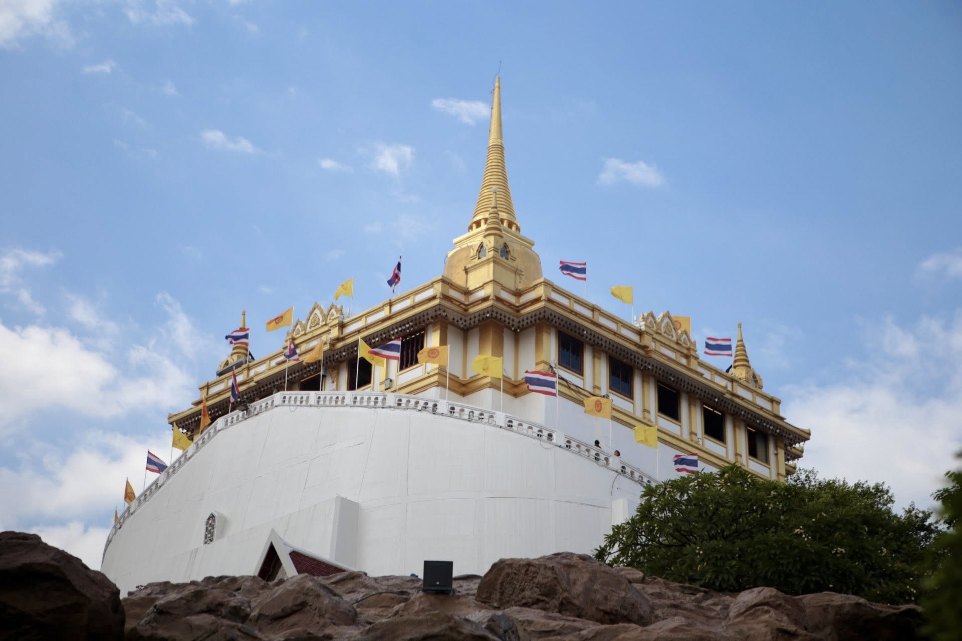 วัดภูเขาทอง