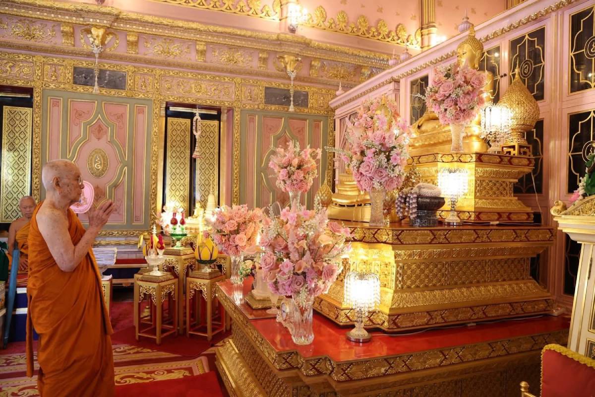 สมเด็จพระสังฆราช ทรงบำเพ็ญพระกุศลสังฆทาน