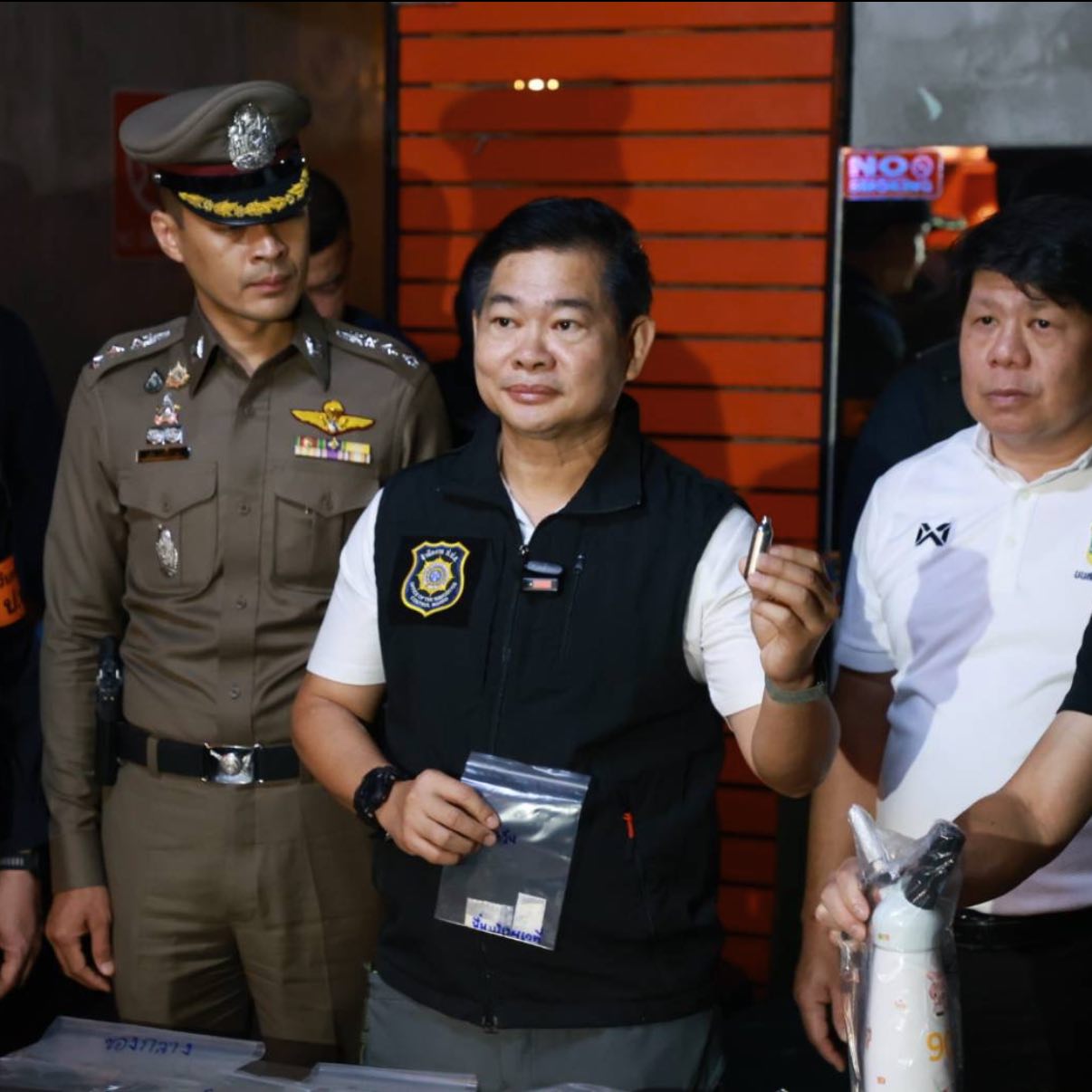 พ.ต.ต.สุริยา สิงหกมล เลขาธิการคณะกรรมการป้องกันและปราบปรามยาเสพติด (เลขาธิการ ป.ป.ส.) นำทีม “หน่วยอินทรีย์ 19-69”