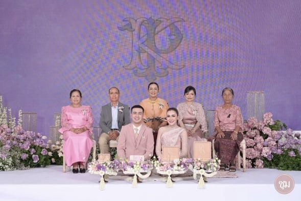 ส่องภาพ อดีตพระกาโตะ เข้าพิธีวิวาห์ชื่นมื่นกับ ลูกสาวเจ้าของโรงไม้เมืองคอน-1