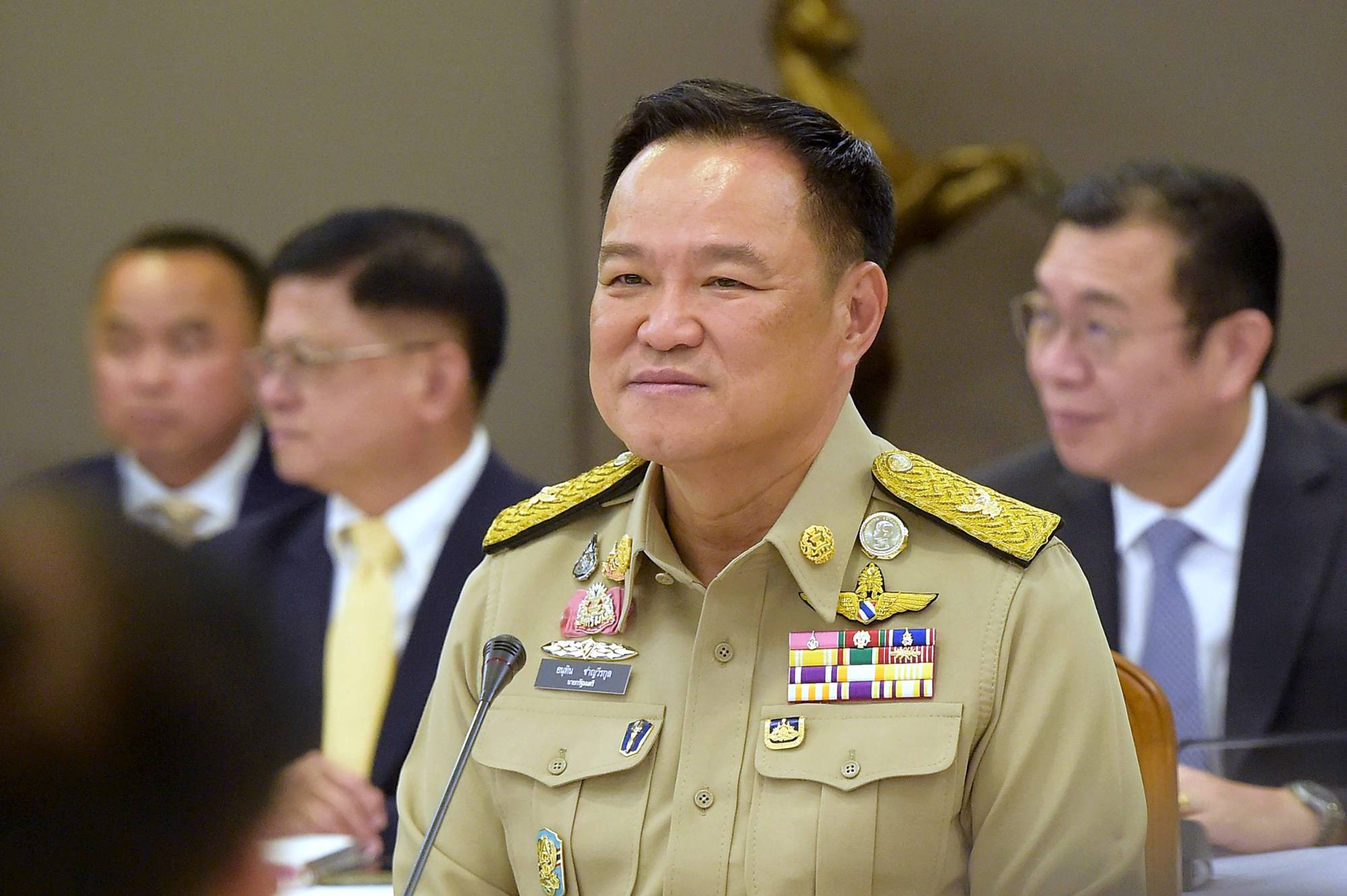 นายอนุทิน ชาญวีรกูล นายกรัฐมนตรี