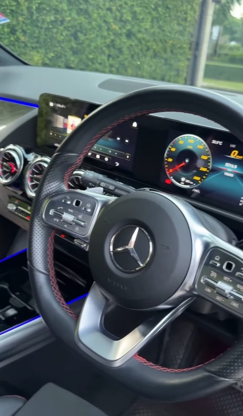 เนย โชติกา ประกาศขายรถหรู-1