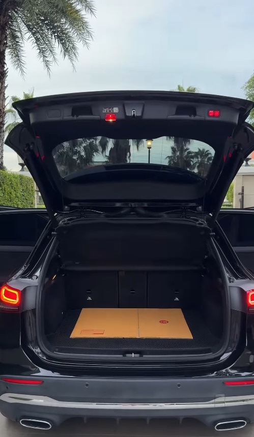 เนย โชติกา ประกาศขายรถหรู-4