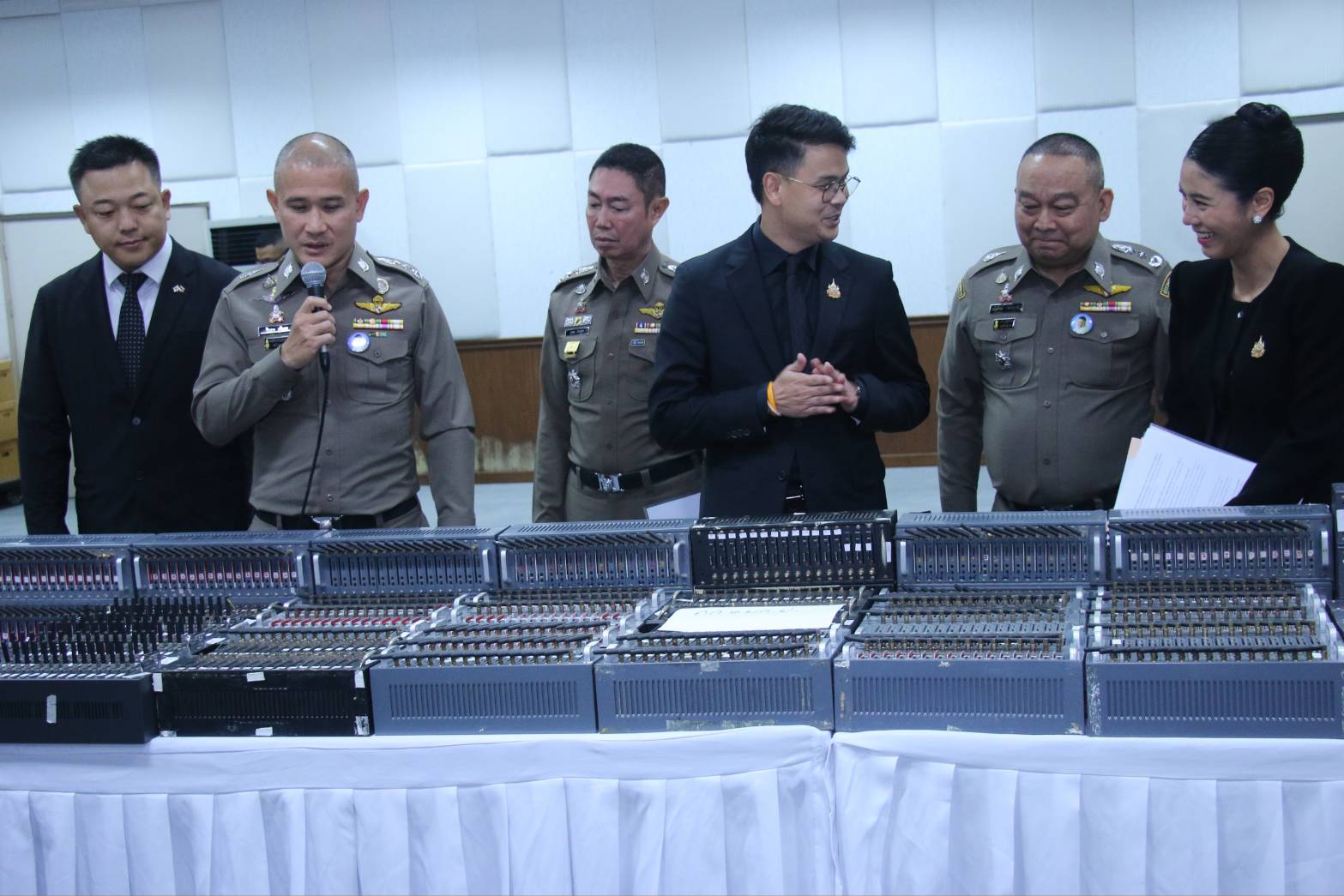 นายไชยชนก ชิดชอบ รัฐมนตรีว่าการกระทรวงดิจิทัลเพื่อเศรษฐกิจและสังคม