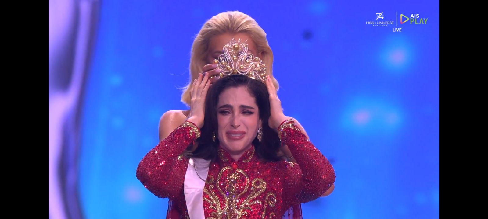 ยินดี &quot;ฟาติมา บอช&quot; สาวงามจากเม็กซิโก คว้ามงกุฎ มิสยูนิเวิร์ส 2025 ไปครองได้สำเร็จ-2