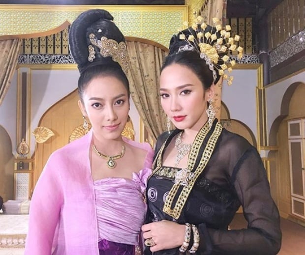 อั้ม พัชราภา กับ เปรี้ยว ทัศนียา