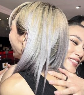 เพลง ชนม์ทิดา สวมกอด-ขอกำลังใจ จากนักข่าว