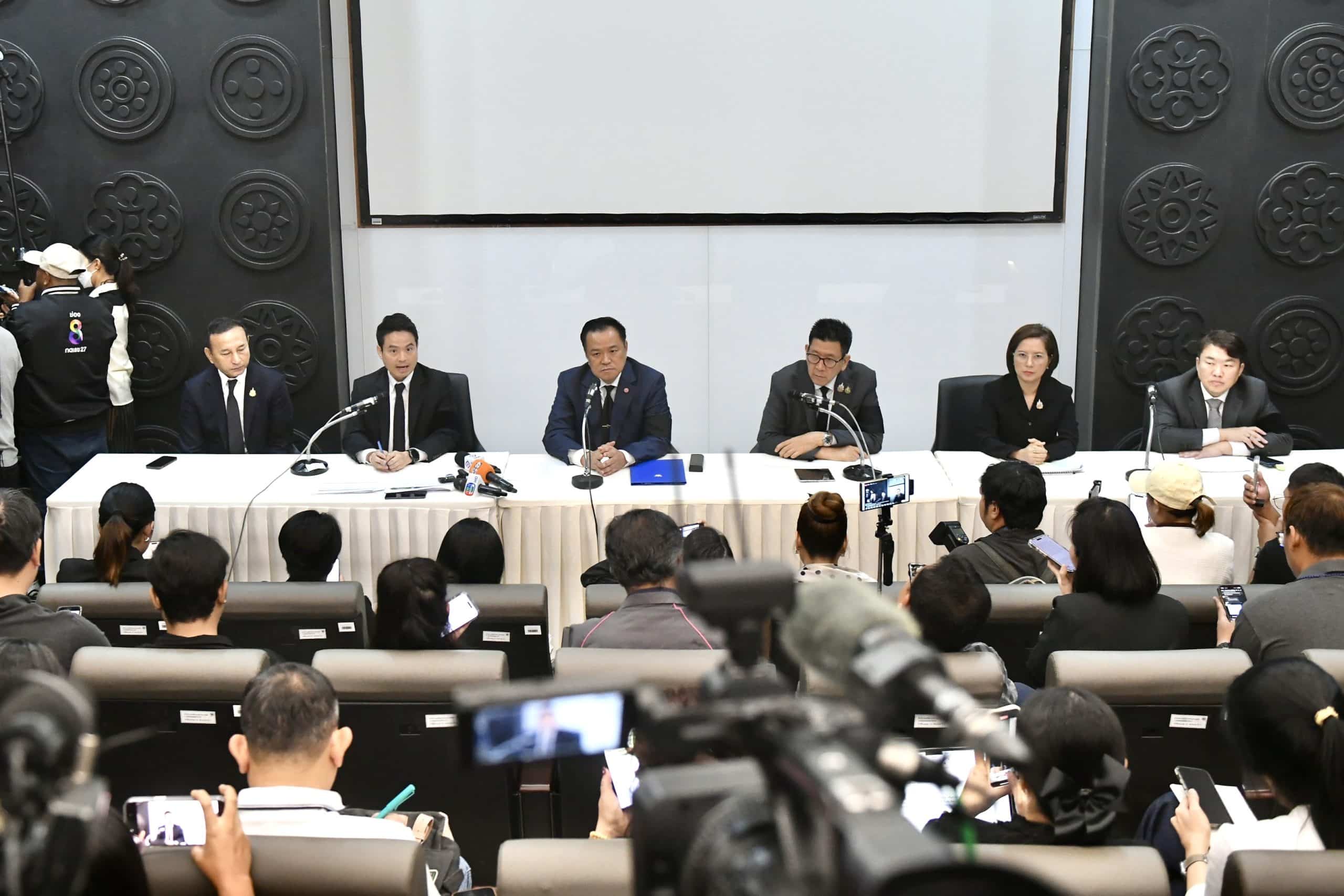 นายกฯ อนุทิน สั่งลุย! น้ำลดเงินต้องถึงมือทันที ขยายวงเงินผู้ว่าฯ 100 ล้าน-พักหนี้-1