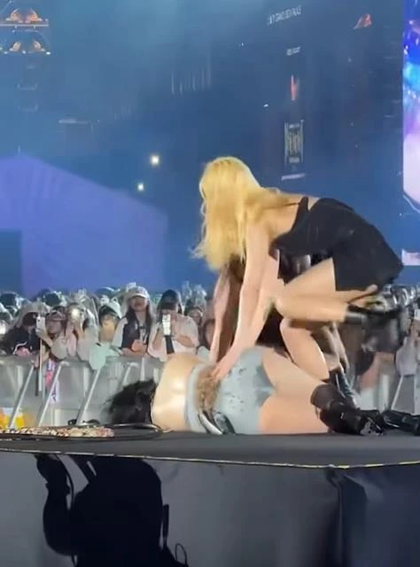 ฮยอนอา เป็นลมระหว่างแสดงบนเวที - 2