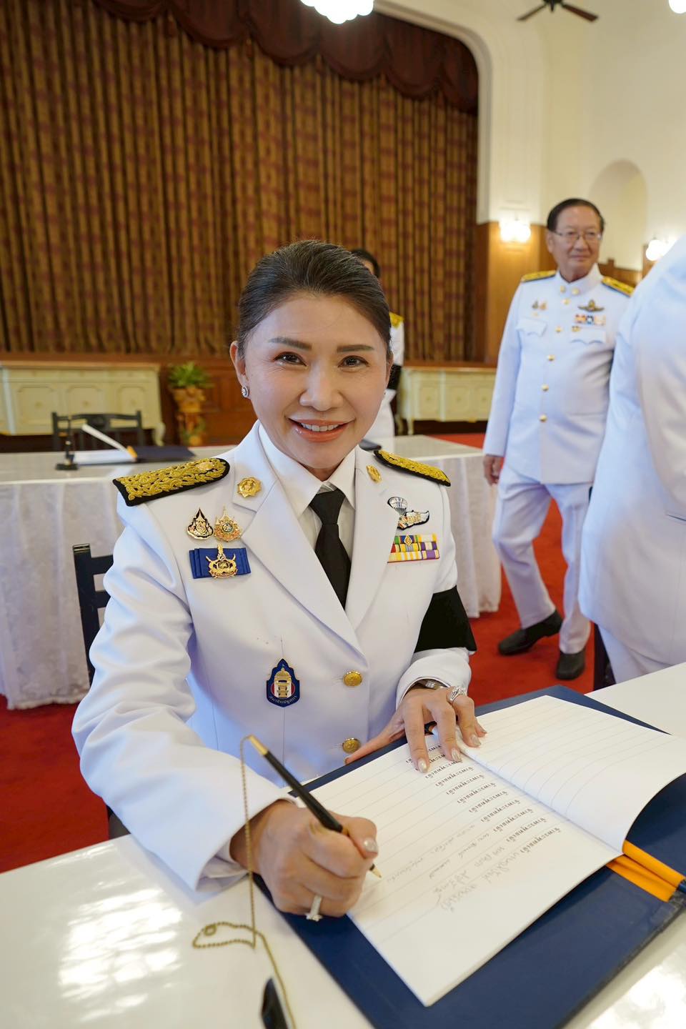 สส พรรคเพื่อไทย ถวายความอาลัย