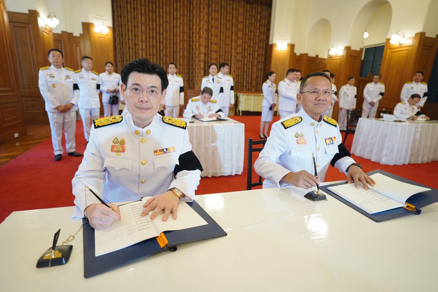 พรรคเพื่อไทย ถวายความอาลัย