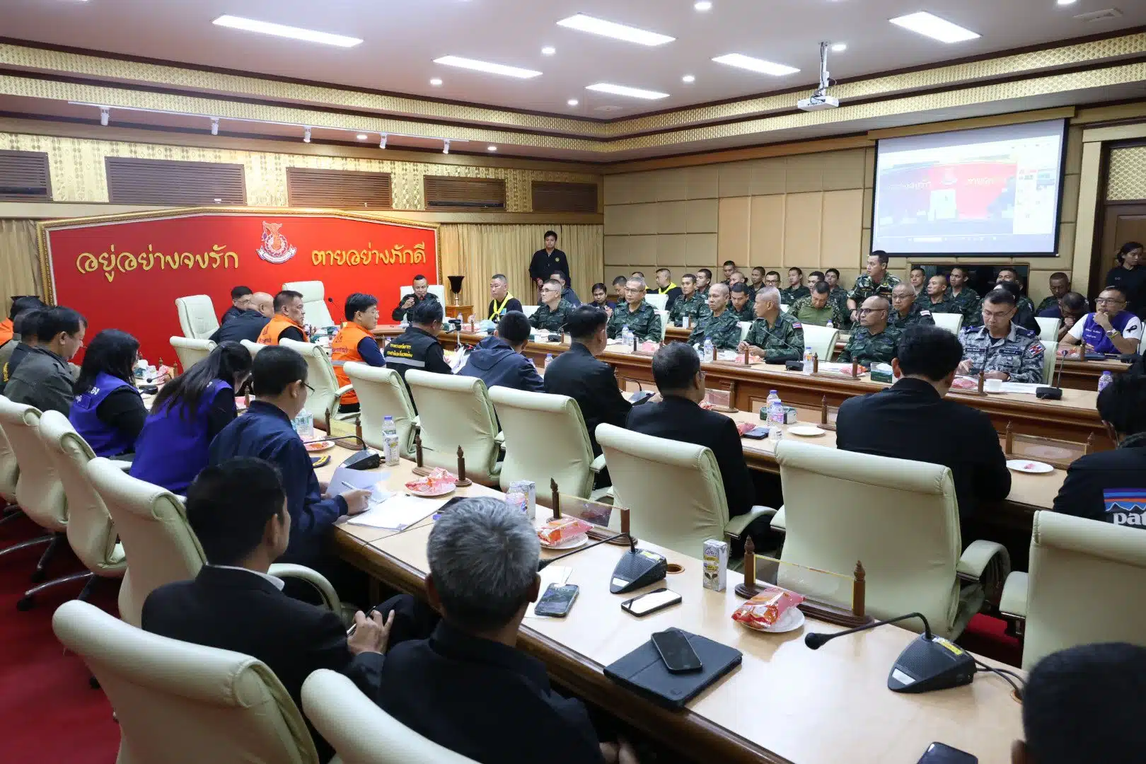 รมการปกครองผนึกกำลังกองทัพภาคที่ 4 เดินหน้าฟื้นฟูหาดใหญ่ กำหนด 4 โซนงานเร่งด่วน