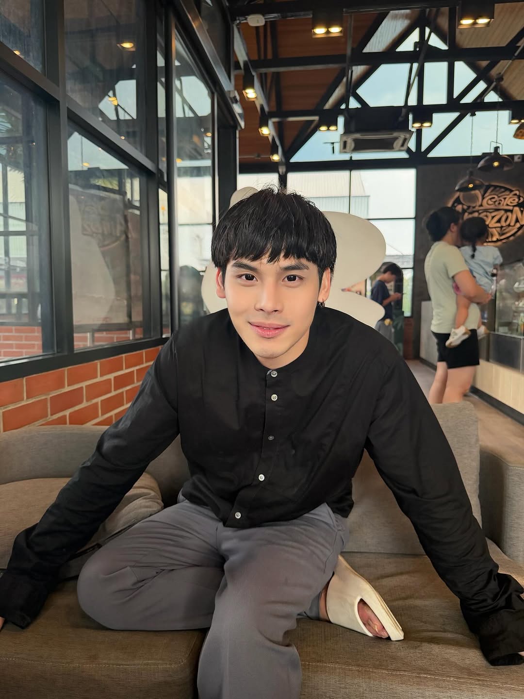 ทิว นรรัตน์ เชาวน์วิวัฒน์ ทายาทแบรนด์สมุนไพรโบว์แดง