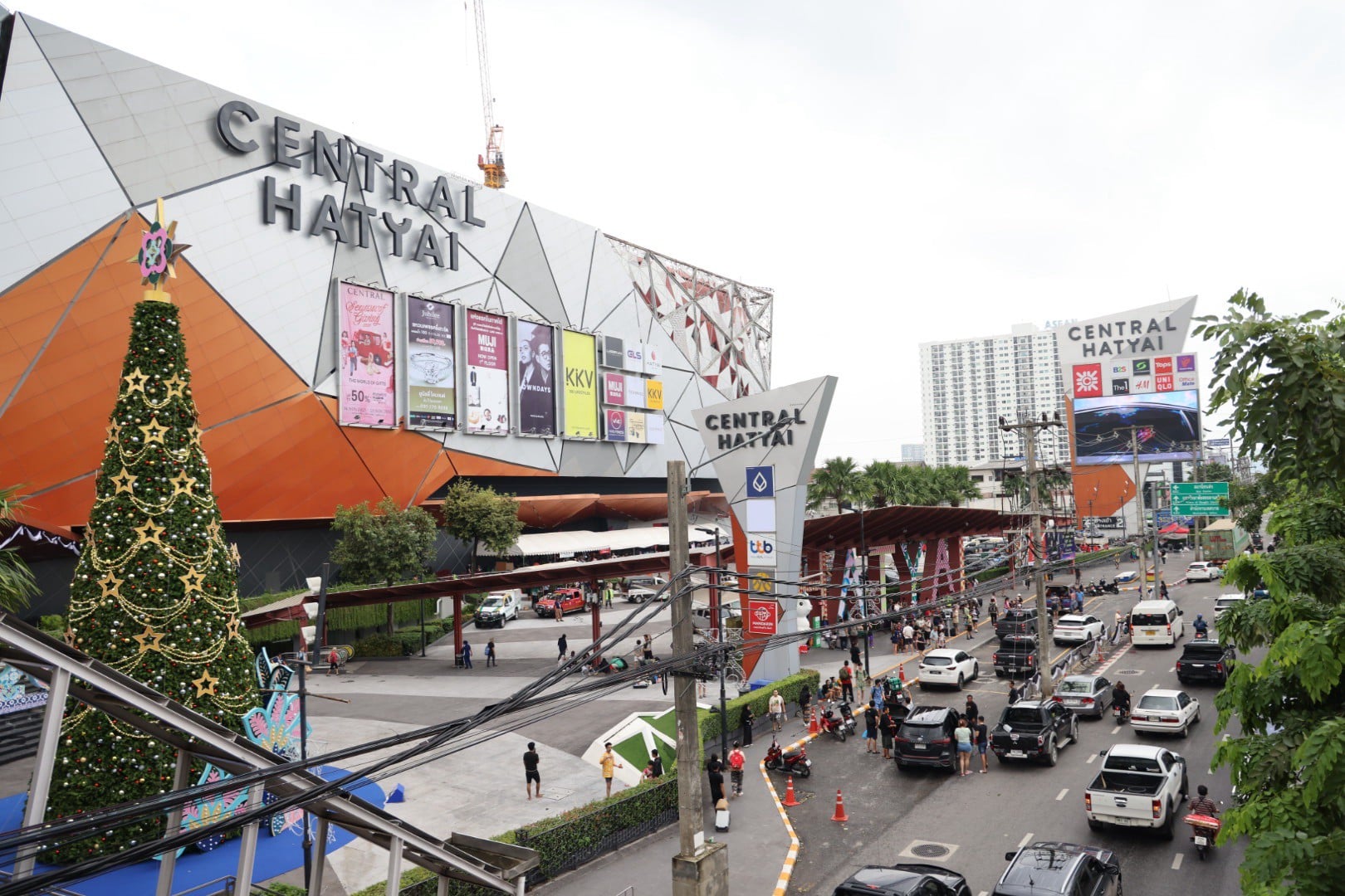 เซ็นทรัล หาดใหญ่ ยกระดับตั้ง “ศูนย์อำนวยการภัยพิบัติน้ำท่วม ไทยรวมใจที่เซ็นทรัล” ช่วยประสาน–กระจายความช่วยเหลือ
