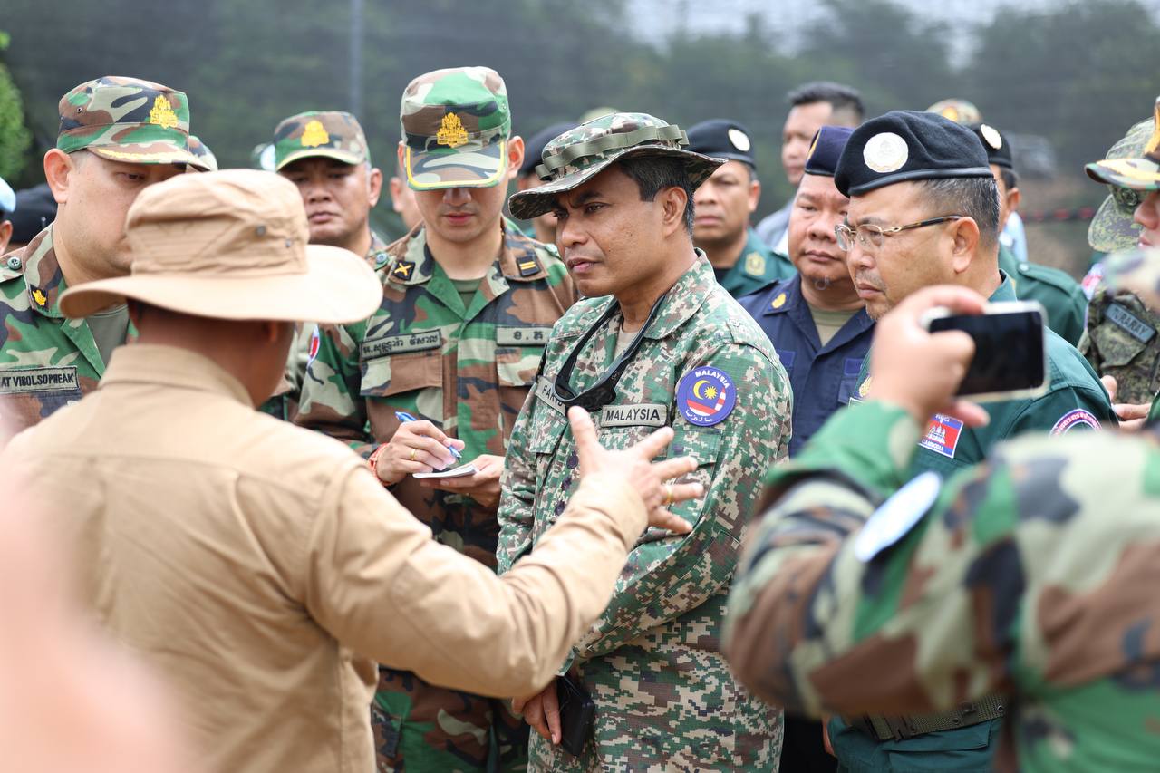 ทีมผู้สังเกตการณ์อาเซียน หรือ AOT ฝ่ายกัมพูชา