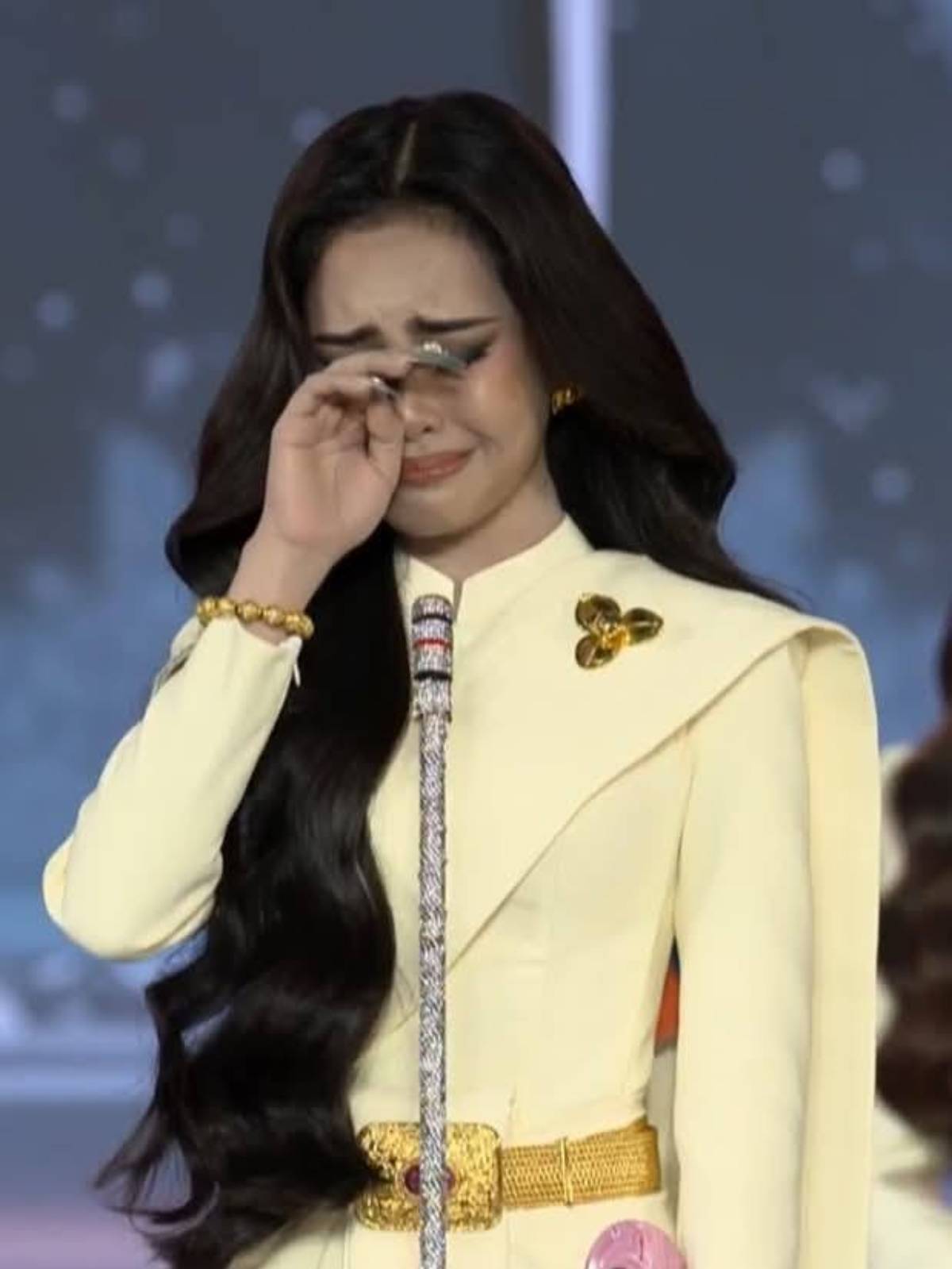 มิสทีนกัมพูชากล่าวสุนทรพจน์