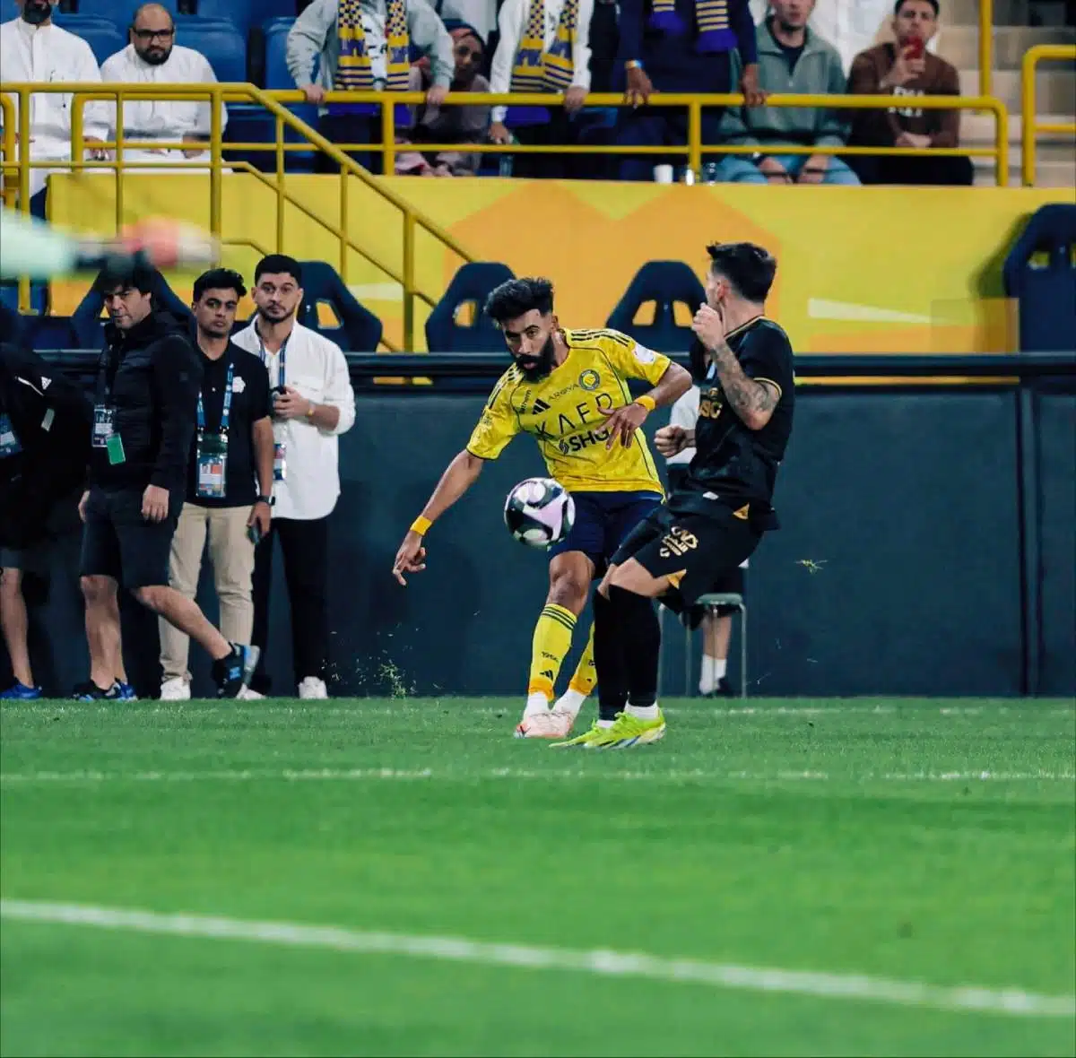 นาวาฟ บูชาล คนเปิดบอล