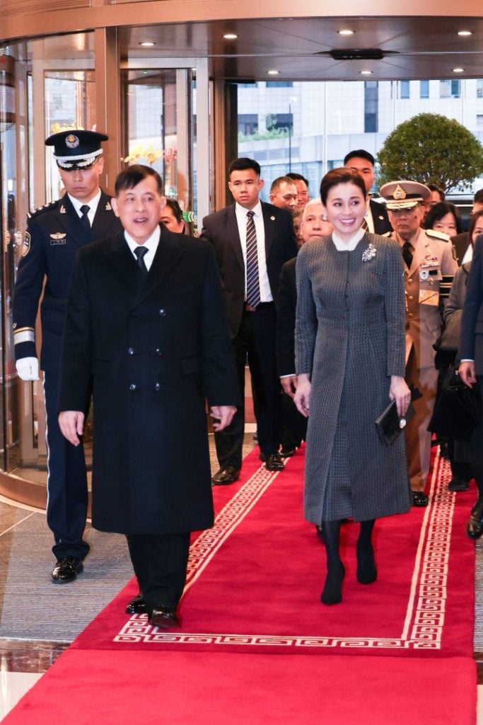 พระบาทสมเด็จพระเจ้าอยู่หัว และพระราชินี เสด็จฯ เยือนจีน-2