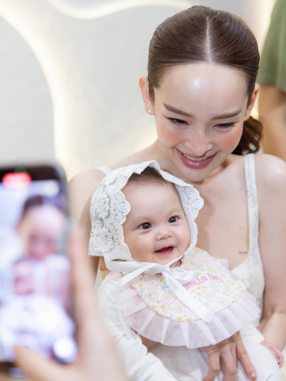 ปุ้มปุ้ยอุ้มน้องวานิลลา สกาย