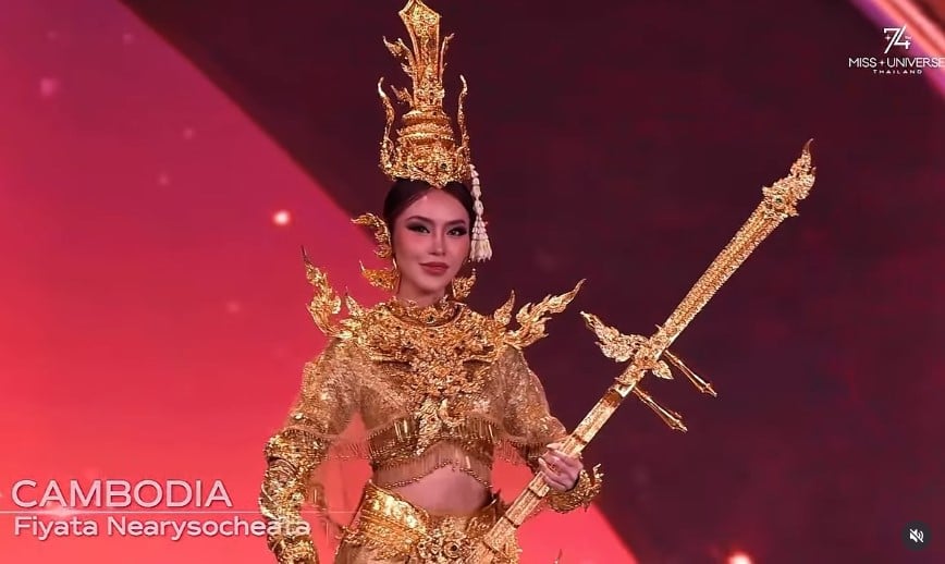 ไท เนียรี โสเจียตา มิสยูนิเวิร์สกัมพูชา 2025 เดินแบบรอบชุดประจำชาติ- 3