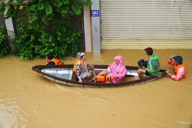 เวียดนามเฝ้าระวัง พายุโคโตะ