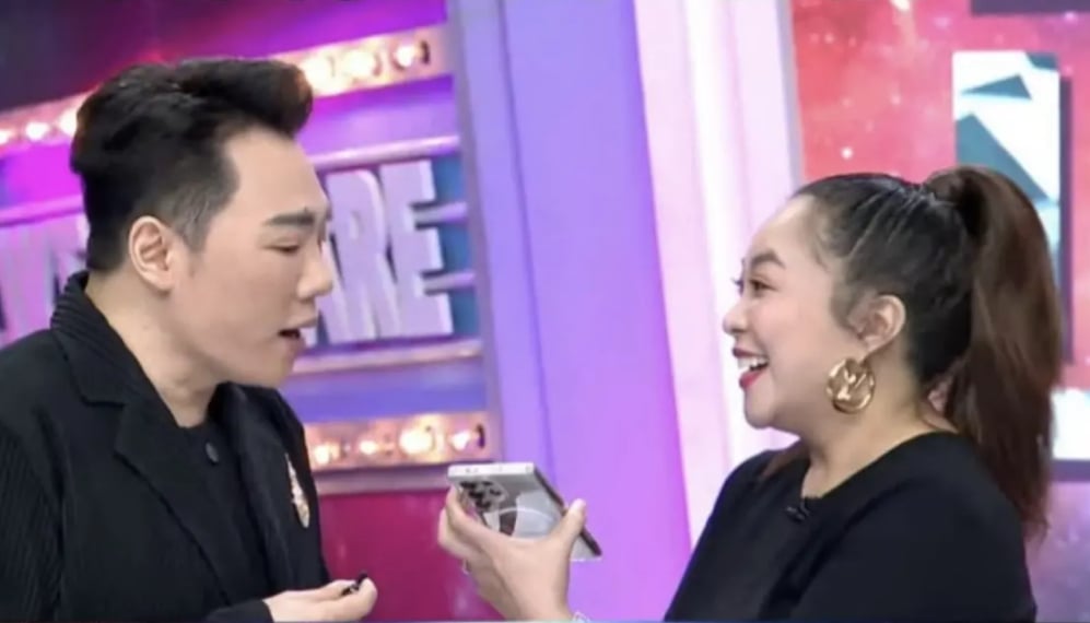 ข่าวมั่ว! ดาด้า ยันไม่ใช่ นานา ถูกโยงดารา น. ชวนลงทุน มดดำ เผยแชตลับกลางรายการ-2