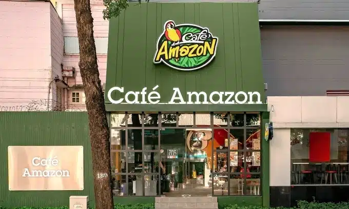 ร้านกาแฟ คาเฟ่ อเมซอน ในโฮจิมินห์ซิตี้ ประเทศเวียดนาม