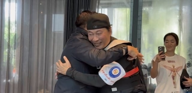 จบดราม่า เปิ้ล นาคร บุกเคลียร์ใจ ธรรมนัส สวมกอดโชว์หวาน ลั่นมีอะไรเรียกใช้ได้ทันที-1